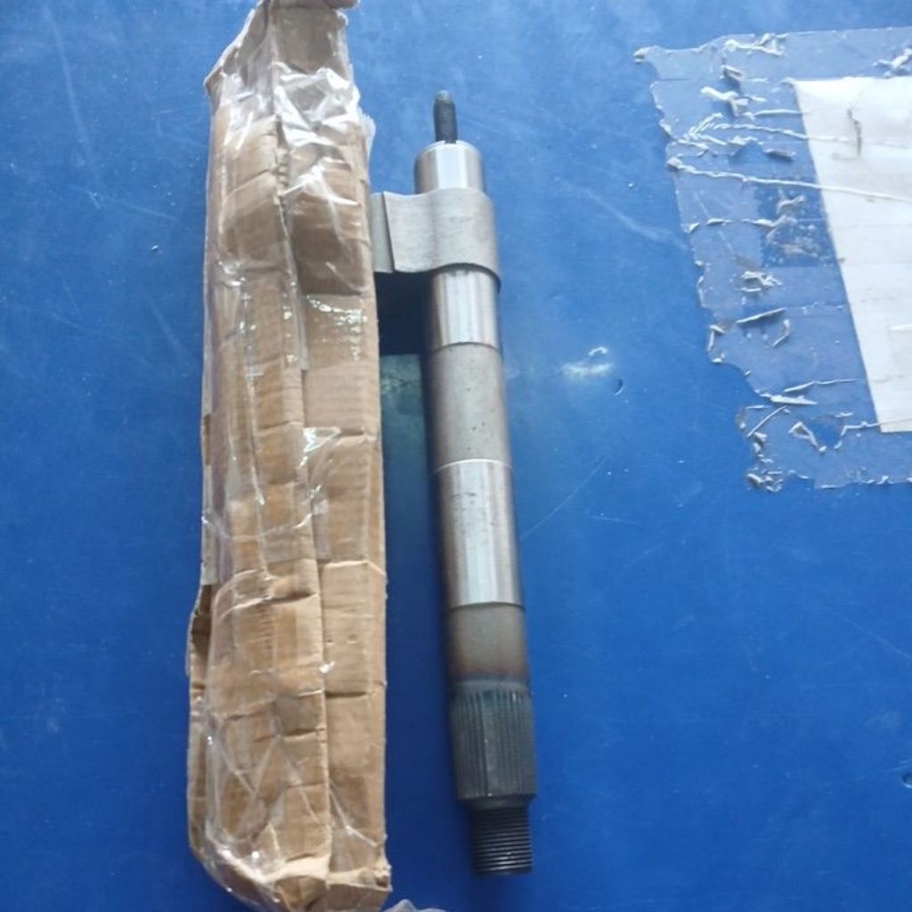 SECTOR SHAFT ISUZU PANTHER