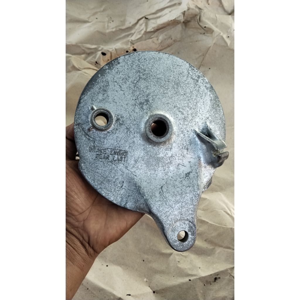 tutup tromol belakang cover tromol belakang tutup kampas rem belakang Suzuki TS100 ts100 honco TS125