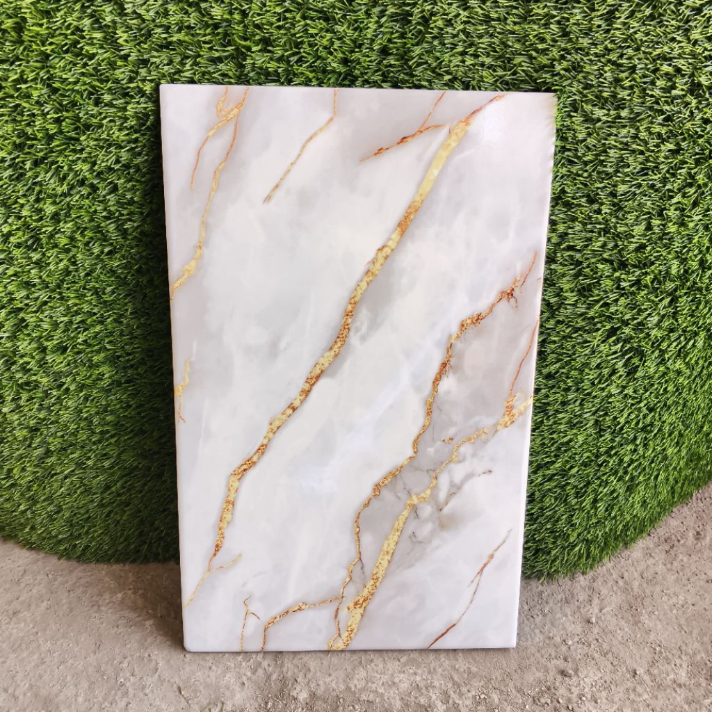Keramik 25x40 motif gold (glossy-kilap) / keramik dinding/ keramik motif marmer/ keramik dinding kam
