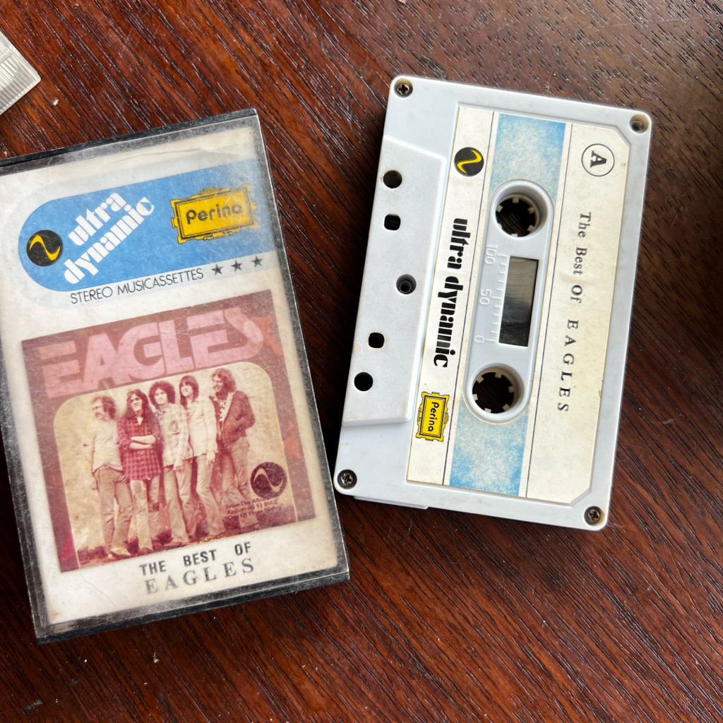 Kaset Pita The Best Eagles Perina