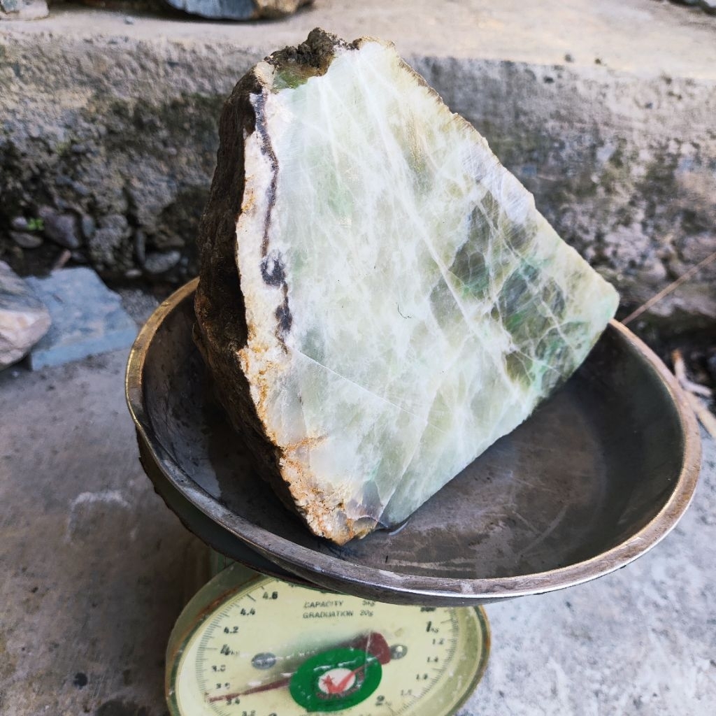 batu giok putih white jadeite jade 3.5kg