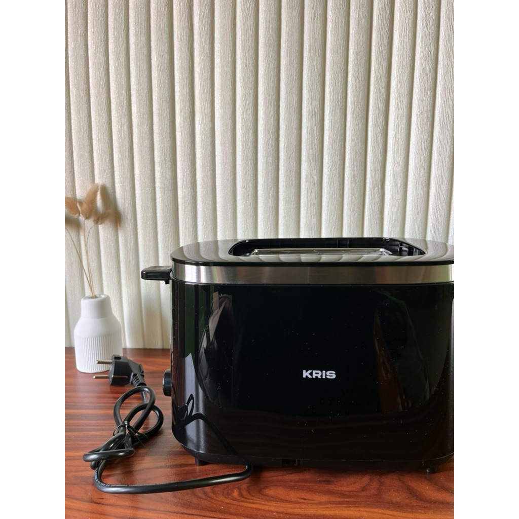 Preloved KRIS Smiley Face Toaster neww