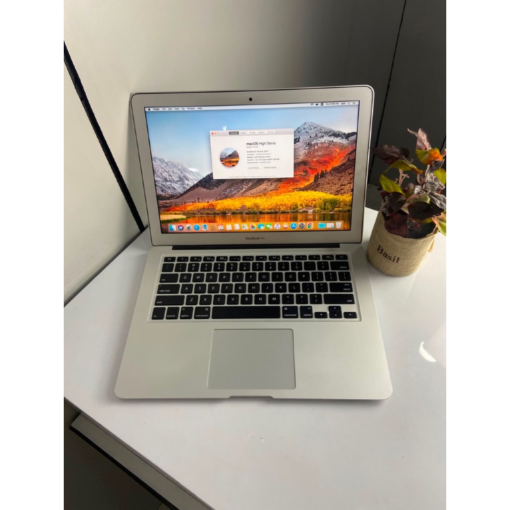 MacBook Air  2017 8/256GB