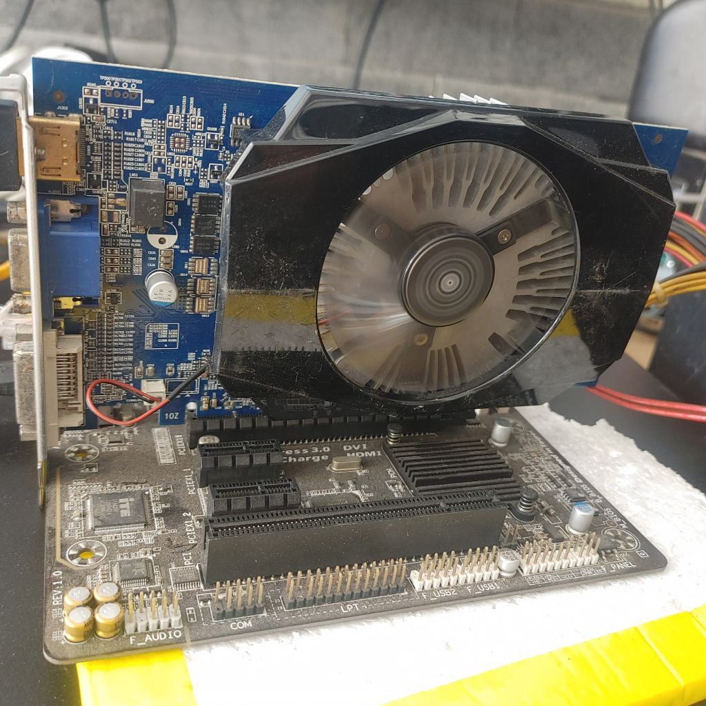 VGA Card Gigabyte AMD Radeon HD 5570 2 GB