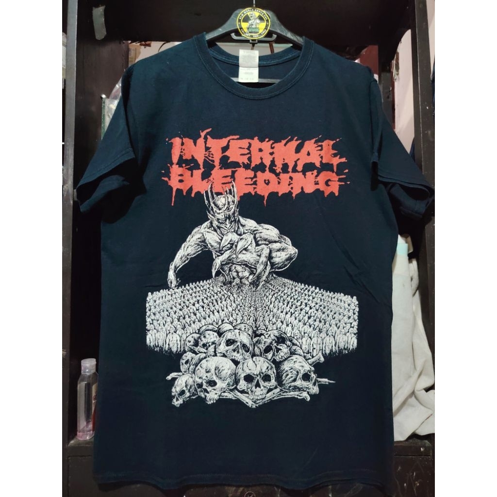 kaos band Internal Bleeding - Hammer Of The Gods