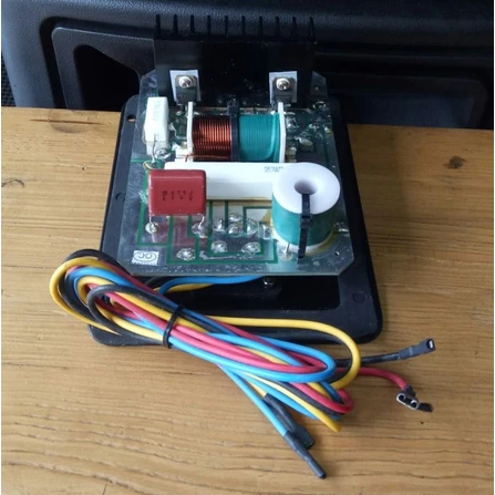 AUTO NET CROSSOVER PASIF 2 WAY SOUNDKING / CROSOVER LOW HIGH IMPORT FM009M