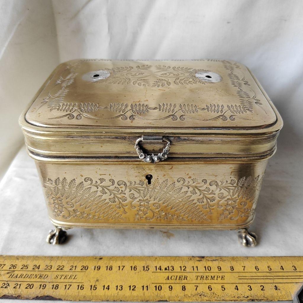 Pajangan Vintage Sparepart Kotak Kinangan Kuningan Lockwood Sheffield England