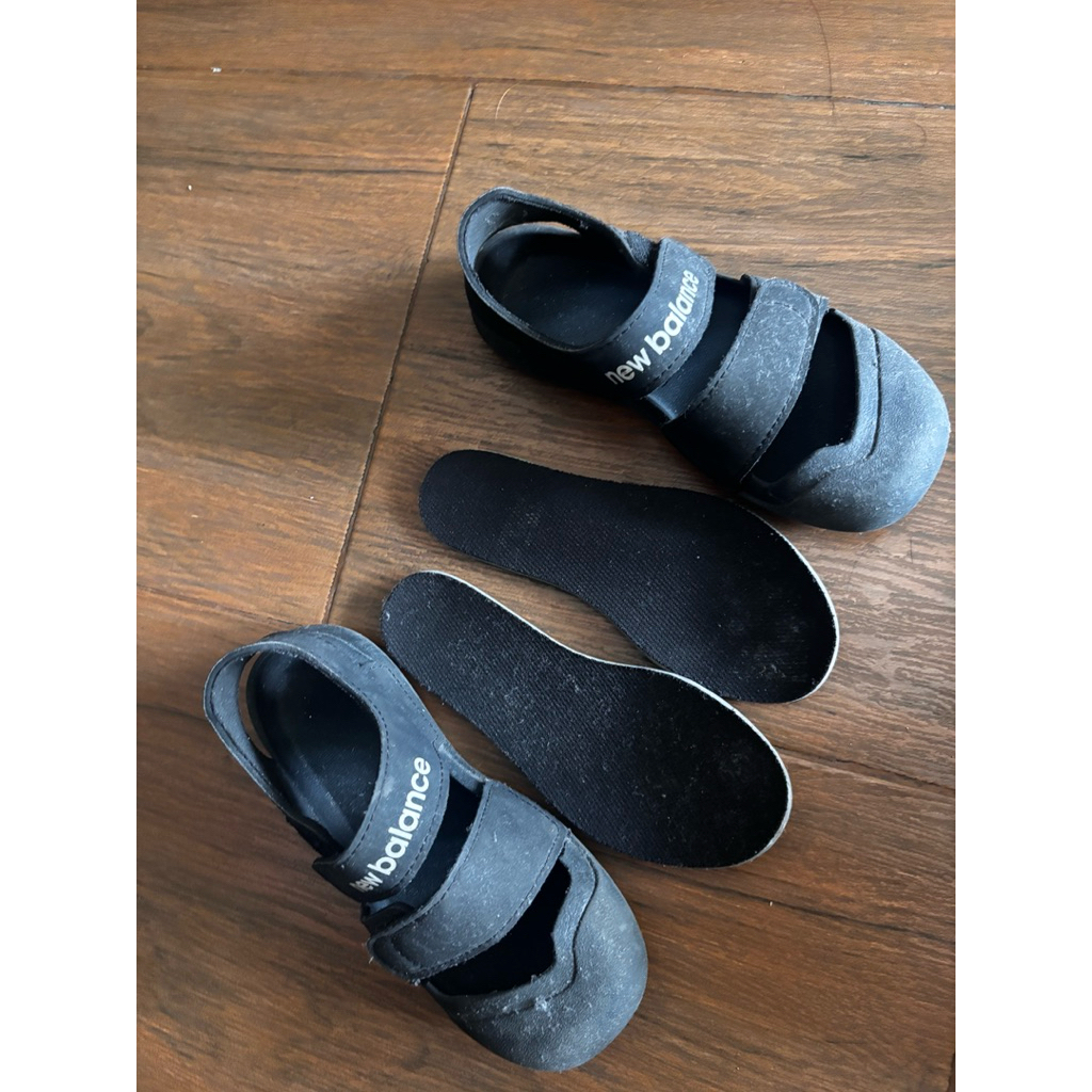 New balance sandal anak