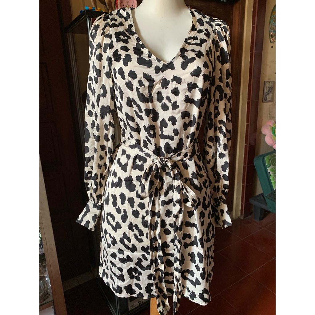 H&M Leopard Dress Wanita Lengan Panjang Motif Macan Tutul - Size XS Original