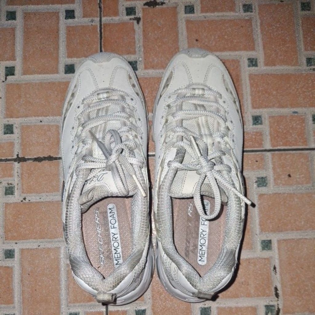 Skechers D'Lites Original with Air Cooled Memory Foam ukuran 38