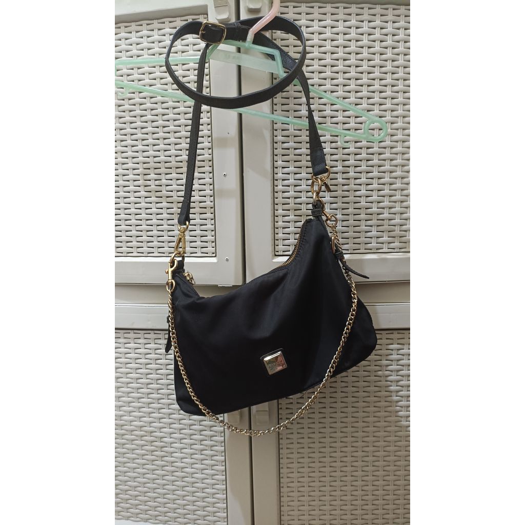 preloved seken sisley sling kulit dan nilon hitam