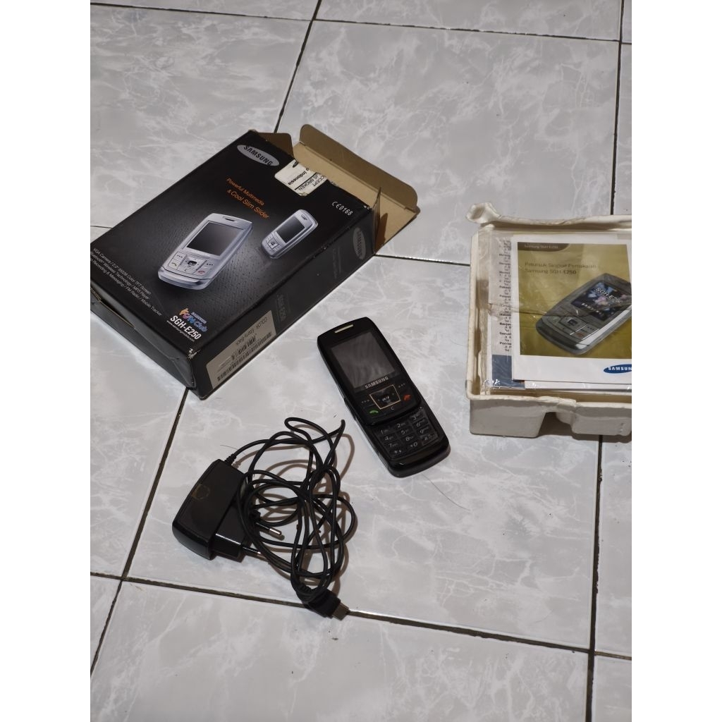 samsung sgh-e250 fullset original minus