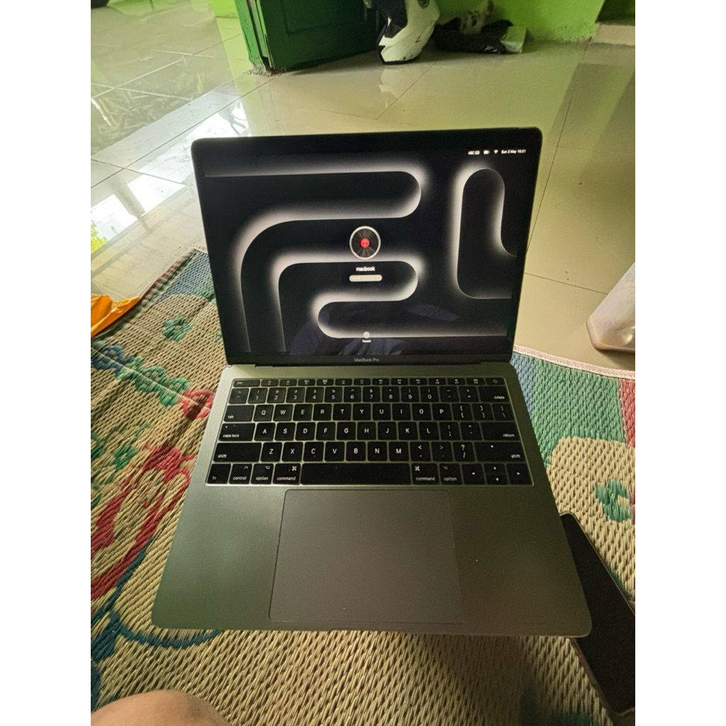Macbook Pro 2017 (8/512)