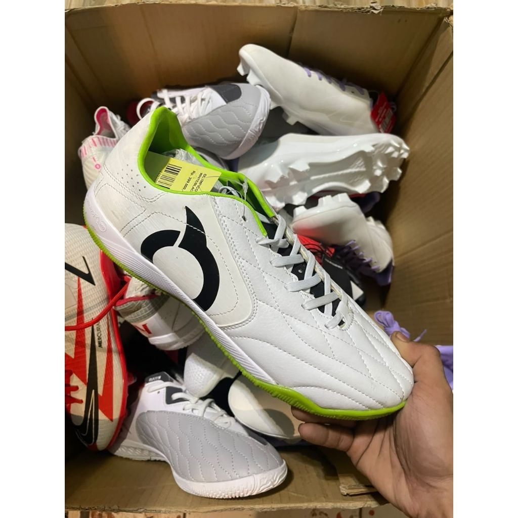 Sepatu Futsal Ortus Original size 42