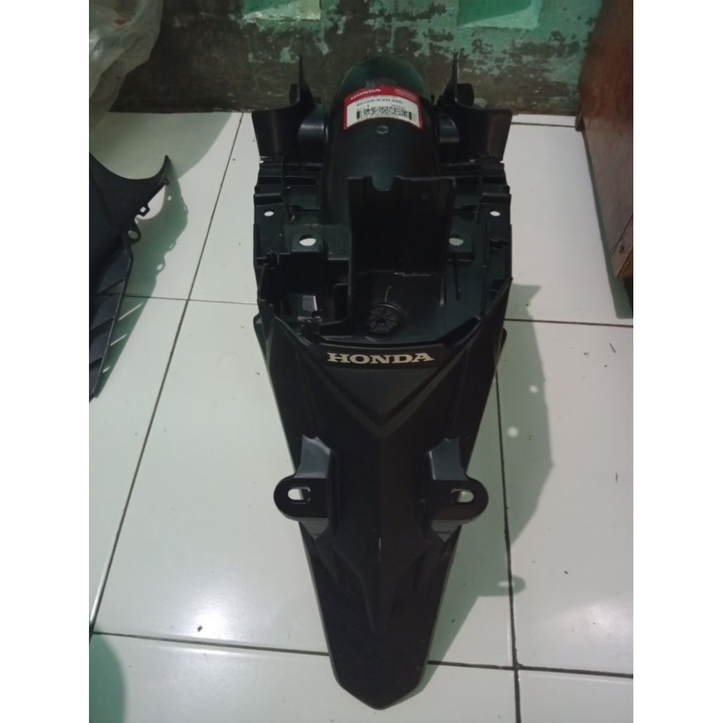 SPAKBOR BELAKANG REVO LAMA/ REVO 100CC / REVO PERTAMA Orisini