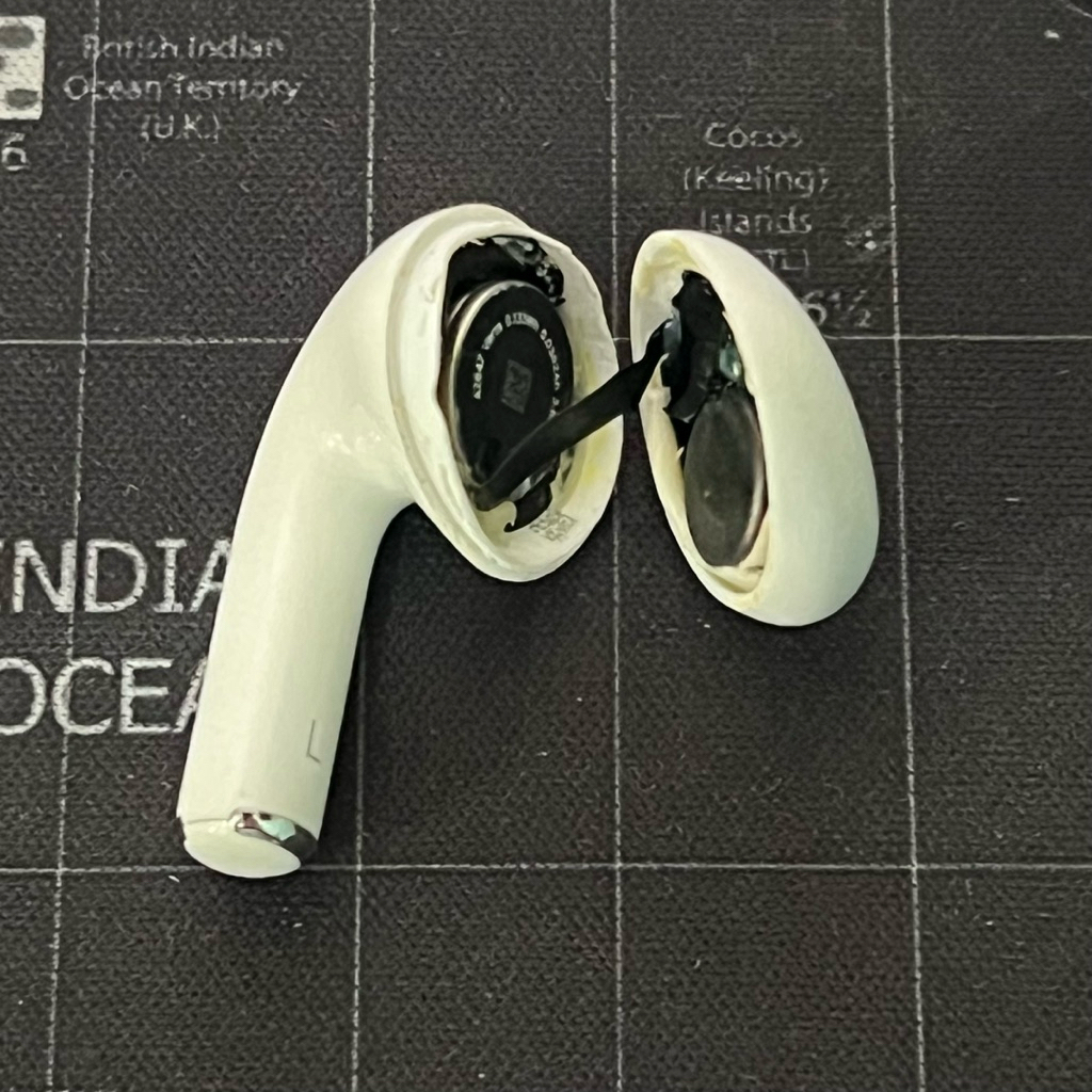Airpods Gen 3 Sebelah Kiri / Left Housing Original Apple Rusak