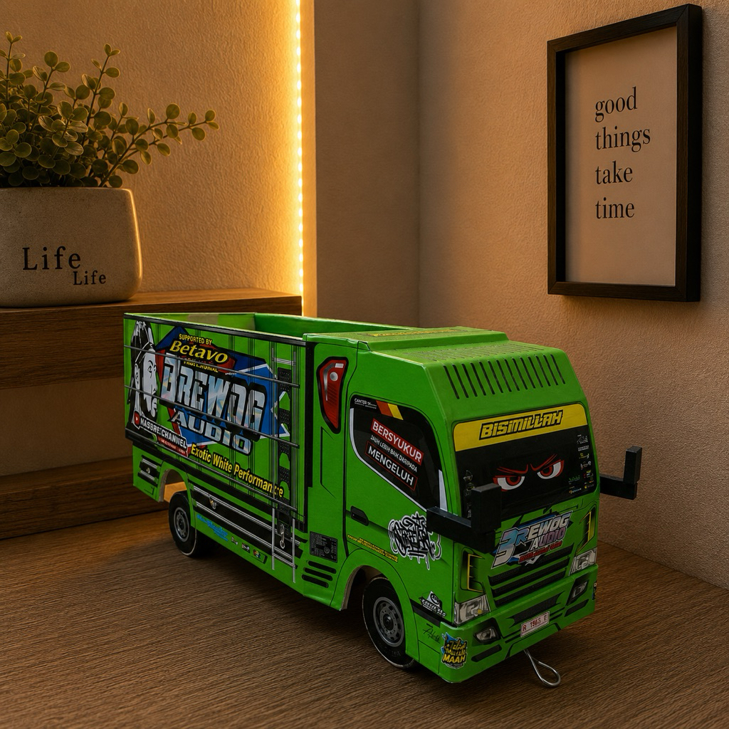 Miniatur Truk Canter Brewog Audio Handmade Papercraft Full Stiker – Pajangan Koleksi Custom