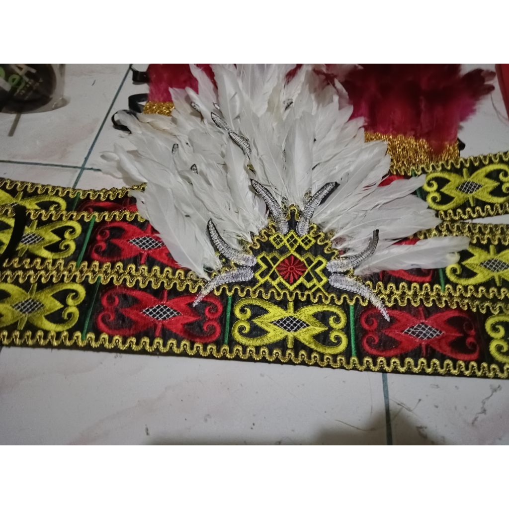 topi papua