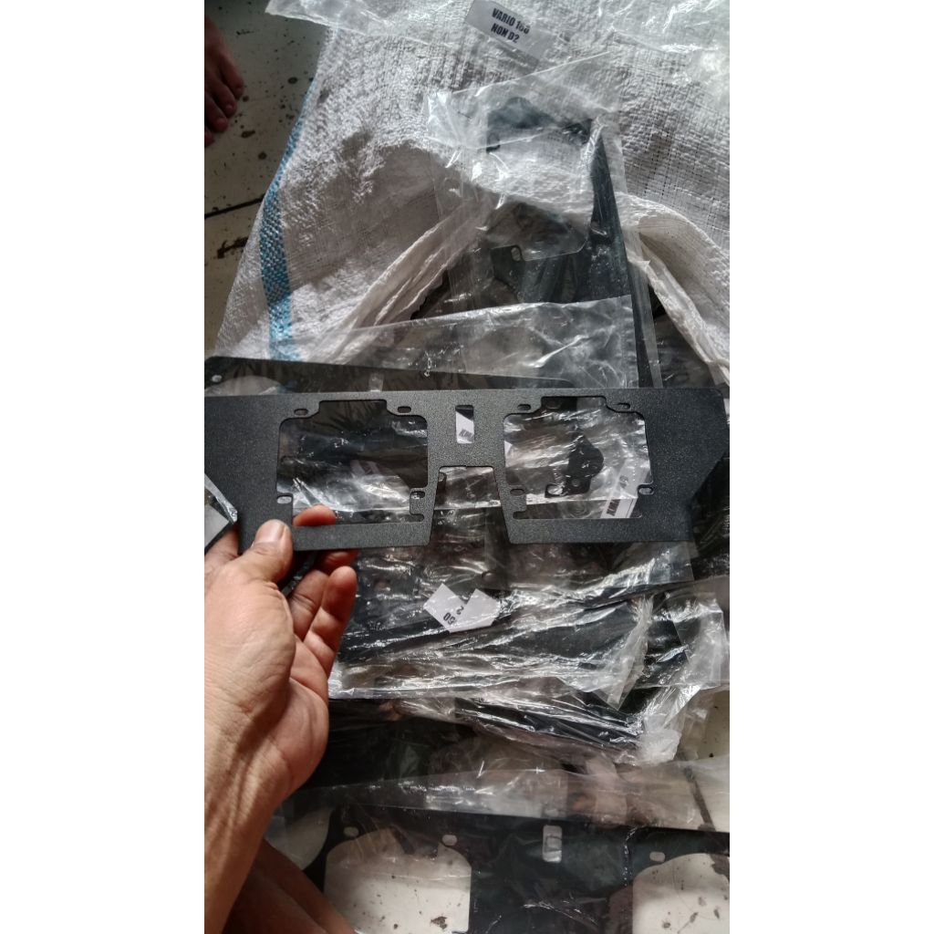 brecket biled vario 160 dudukan biled vario 160 breket biled 2,5 inch vario 160 persisi