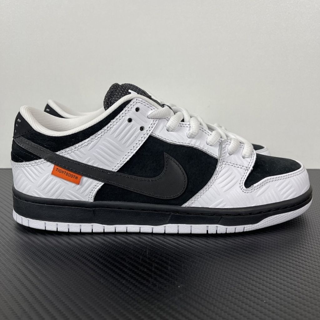 TIGHTBOOTH SB Dunk Low Pro Black White Kickwho