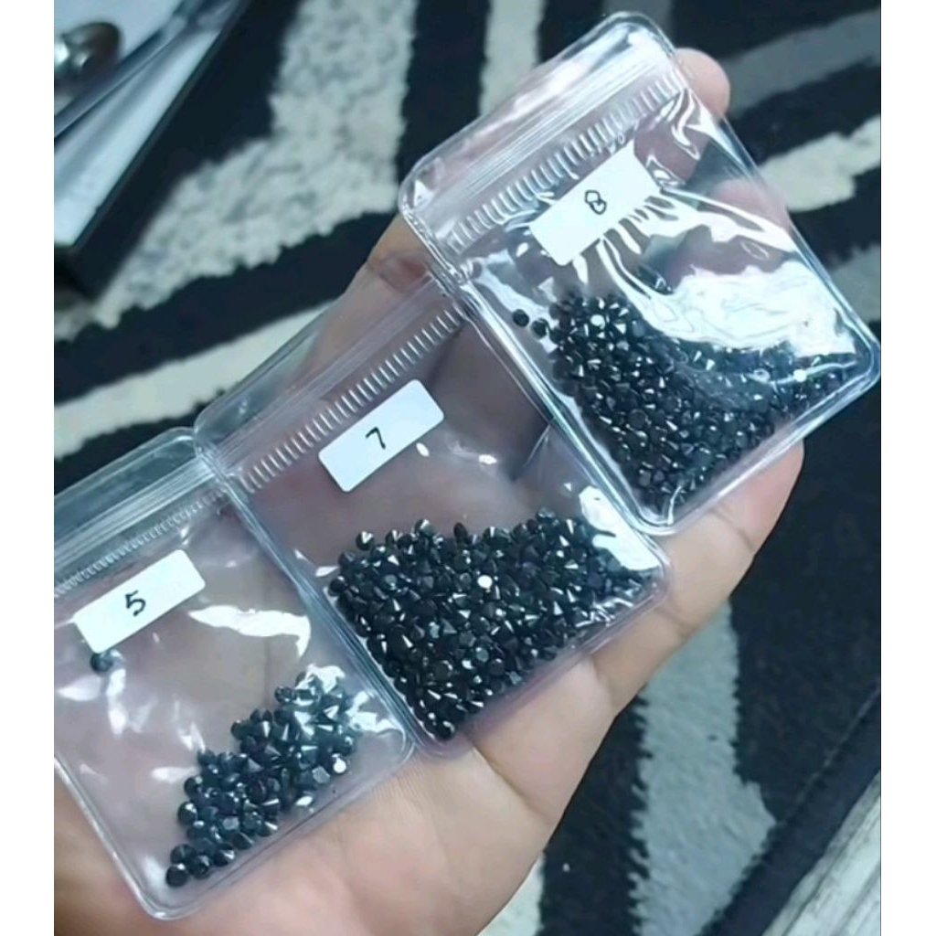 ASLI  natural intan mentah / intan lantakan / berlian hitam bahan