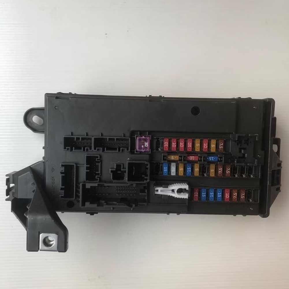 BCM Box Sekring Dalam Fuse Box Calya Sigra