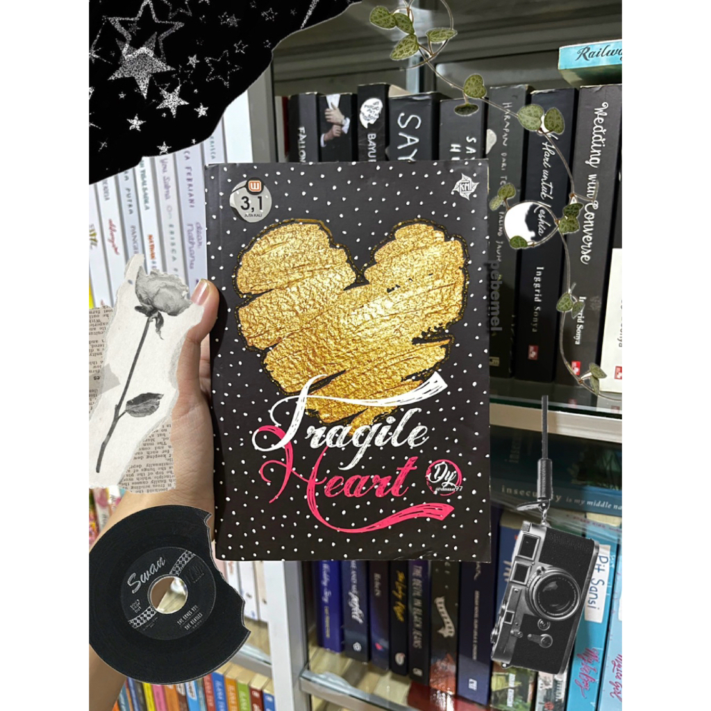 Preloved Novel Fragile Heart by Daasa