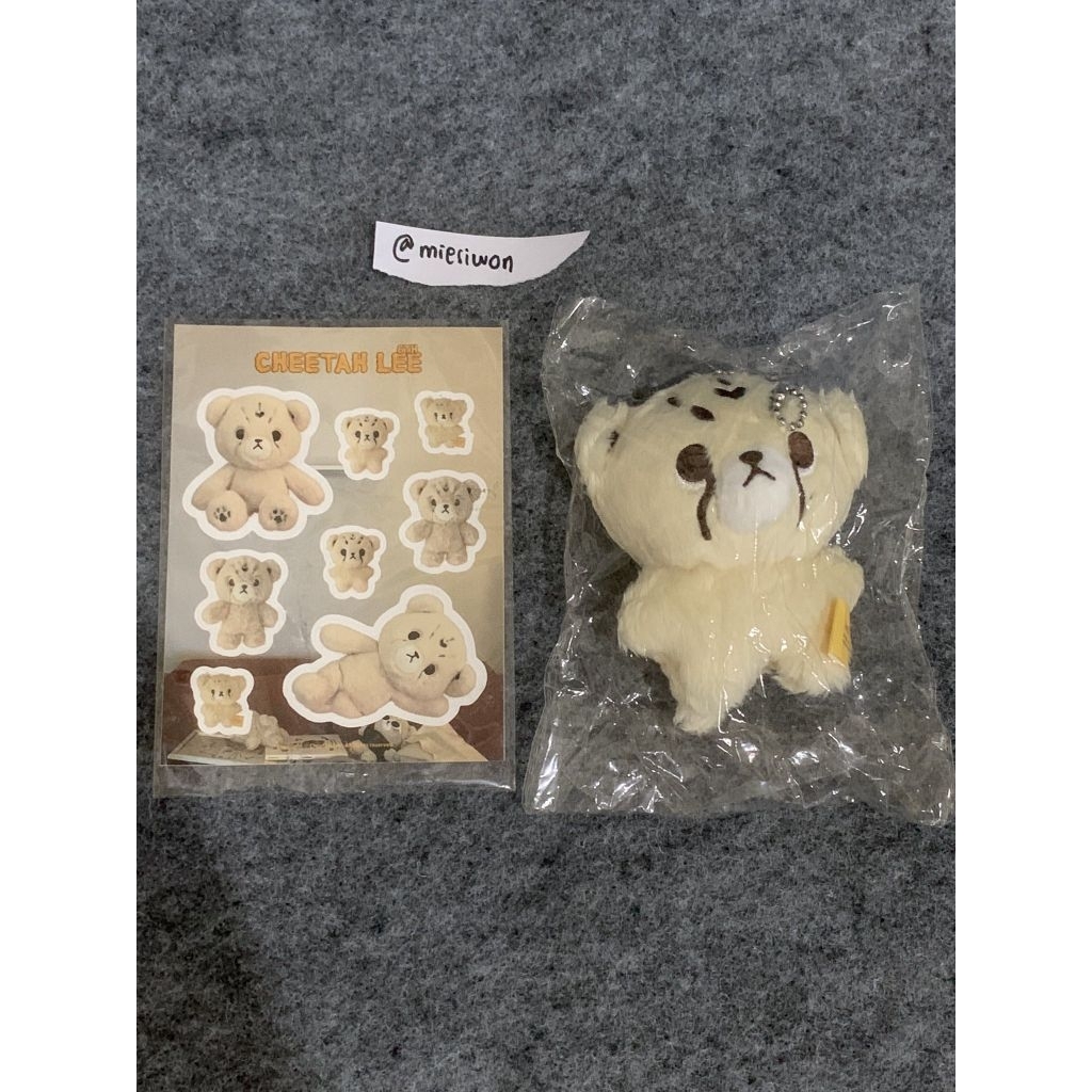 boneka cheetah lee mark 10 cm + stiker tag putih