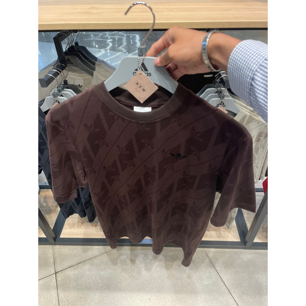 kaos adidas monogram aop