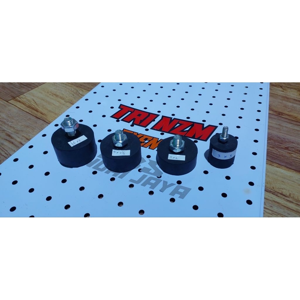 KARET MOUNTING KARET PONDASI  L: 5 Cm T: 2 Cm Baut: 17