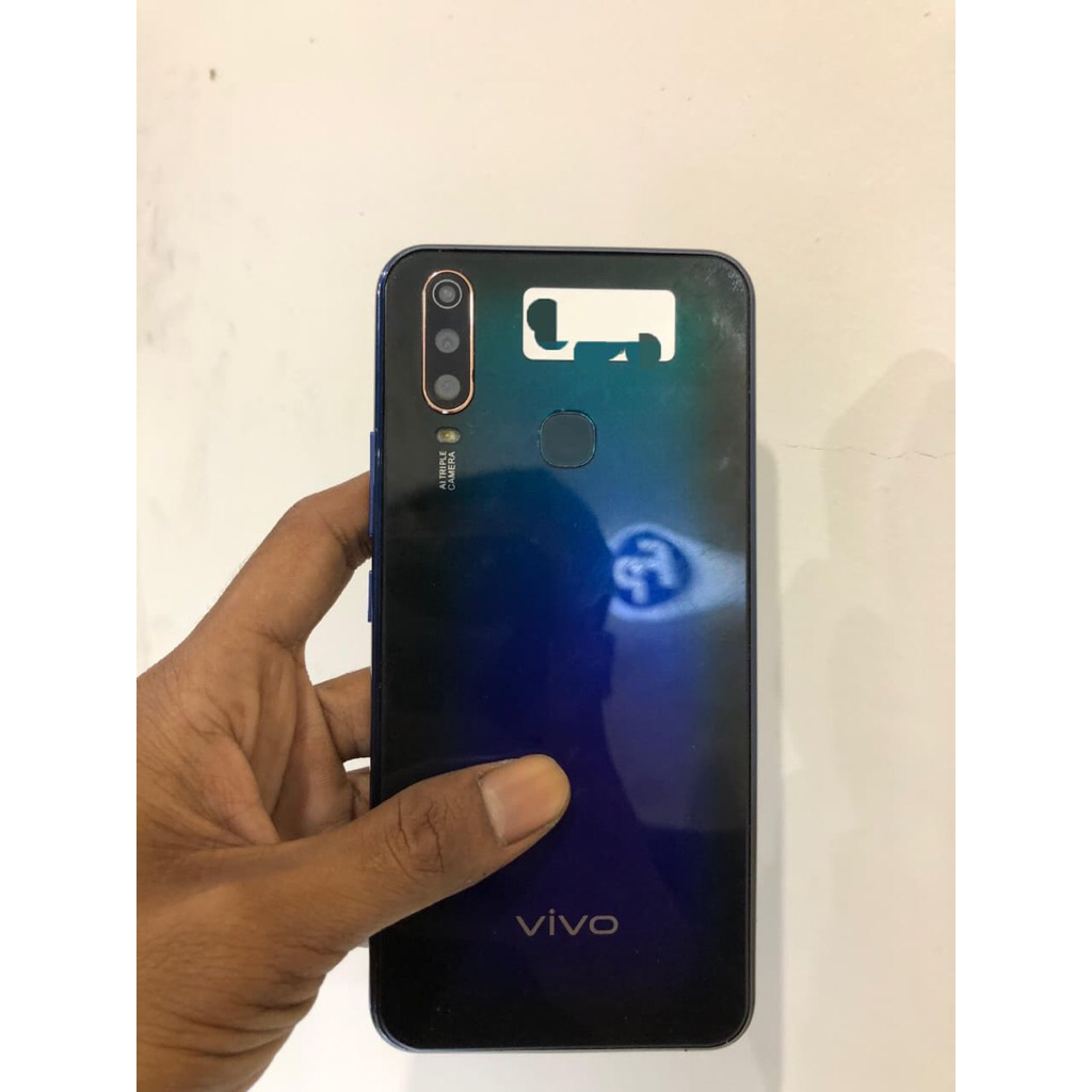HANDPHONE ANDROID VIVO Y11 3/32 GB SECOND NORMAL BERGARANSI
