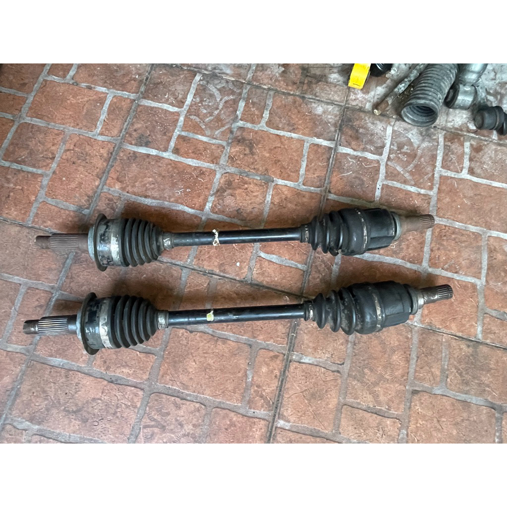 As roda CV joint drive shaft Ertiga matic kiri