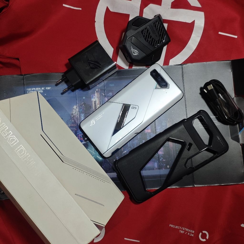 SALE ASUS ROG PHONE 5 PRO ULTIMATE 18/512GB + AEROCOOLER 5 BIG SIZE SECOND RESMI