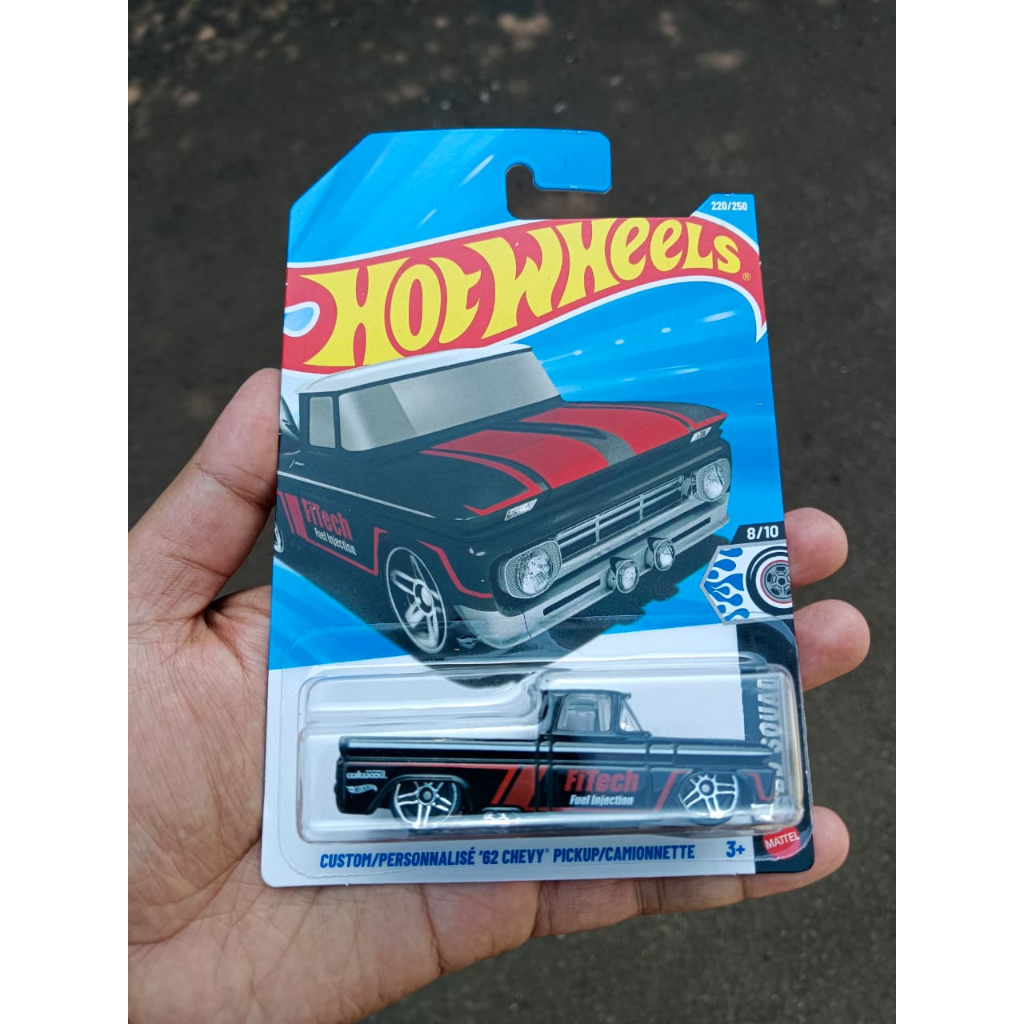 Hotwheels Custom 62 CHEVY PICKUP/CAMIONNETTE