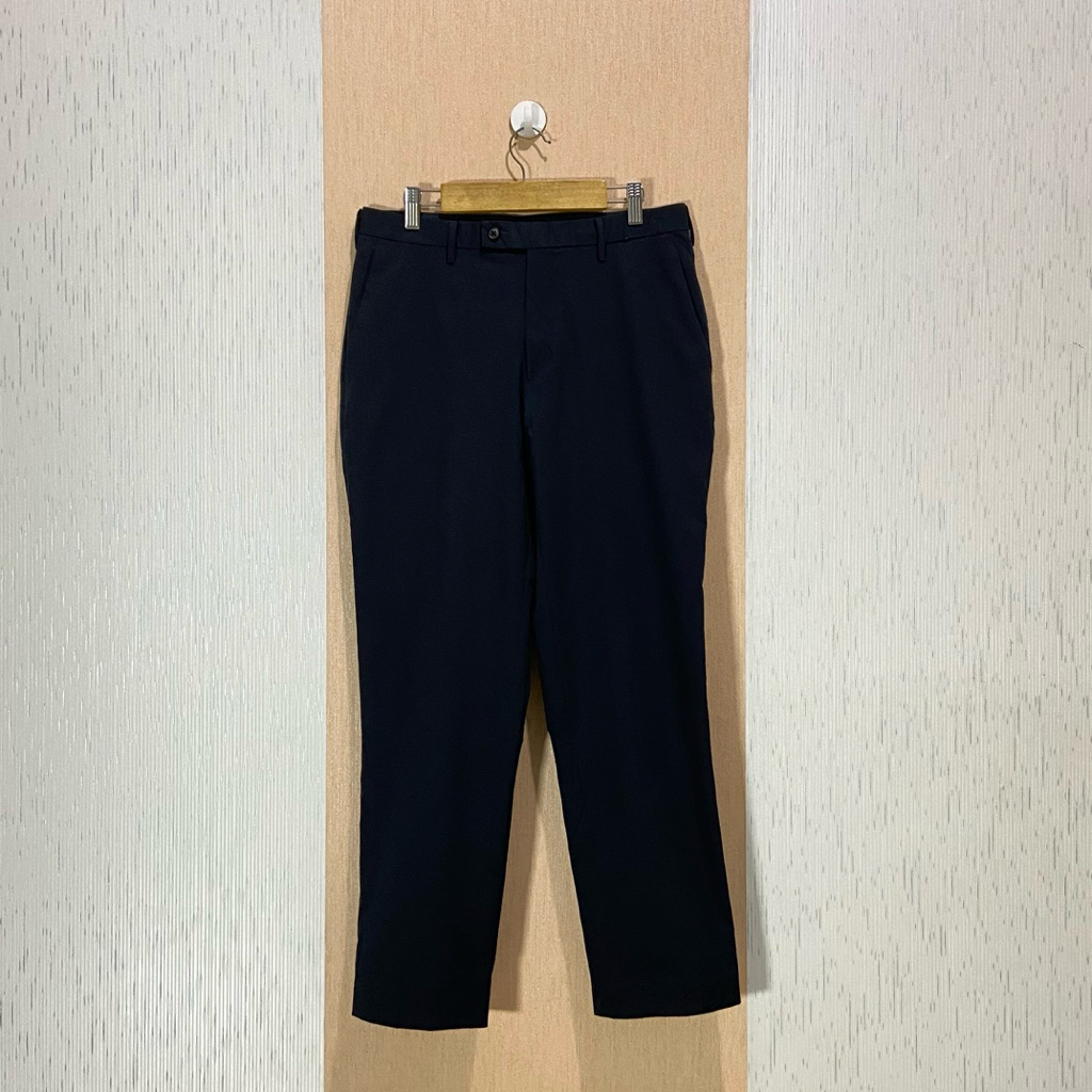 Work Pants UNIQLO AIRSENSE (Ultra Light) / Celana Bahan Pria / JP556 / Size 31