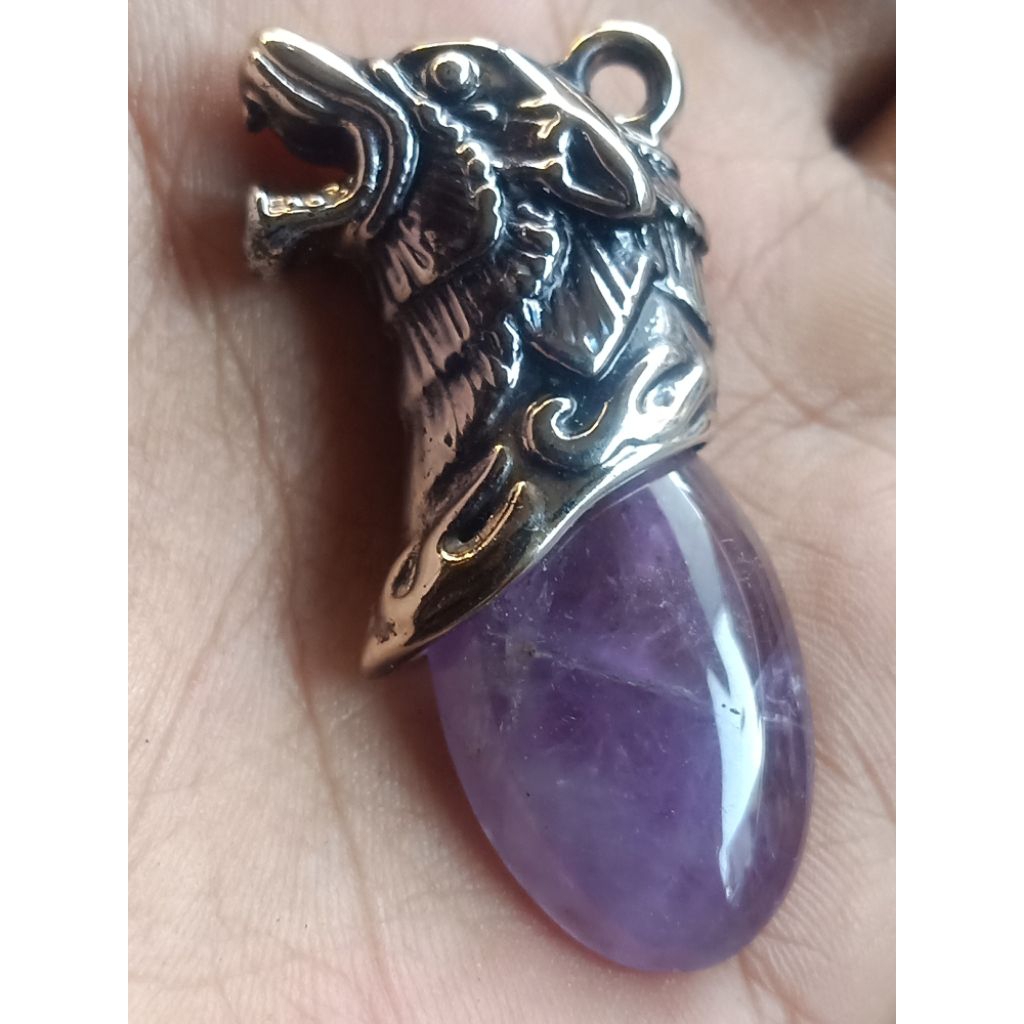 liontin batu kecubung