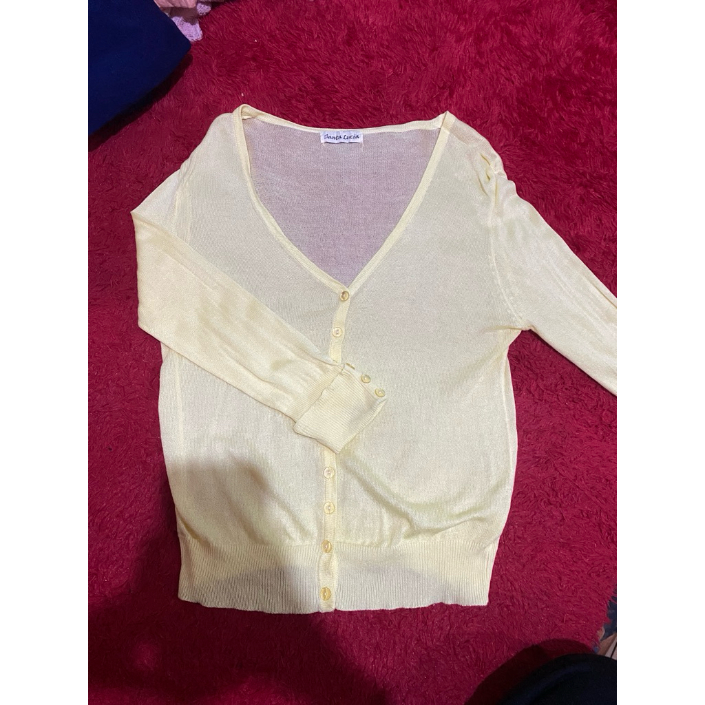 preloved vneck soft yellow