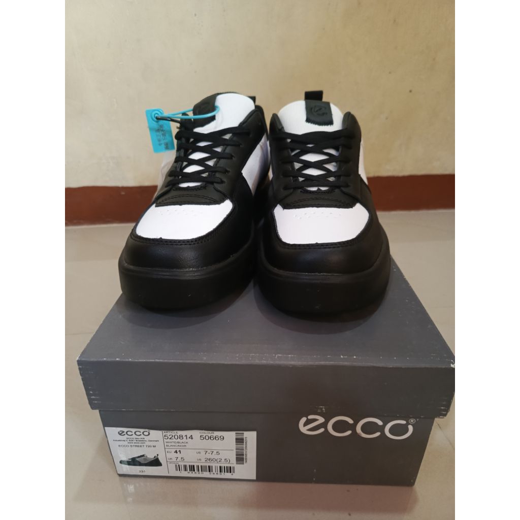 Sepatu Sneakers High Top Pria ECCO Hitam Putih Ukuran 41