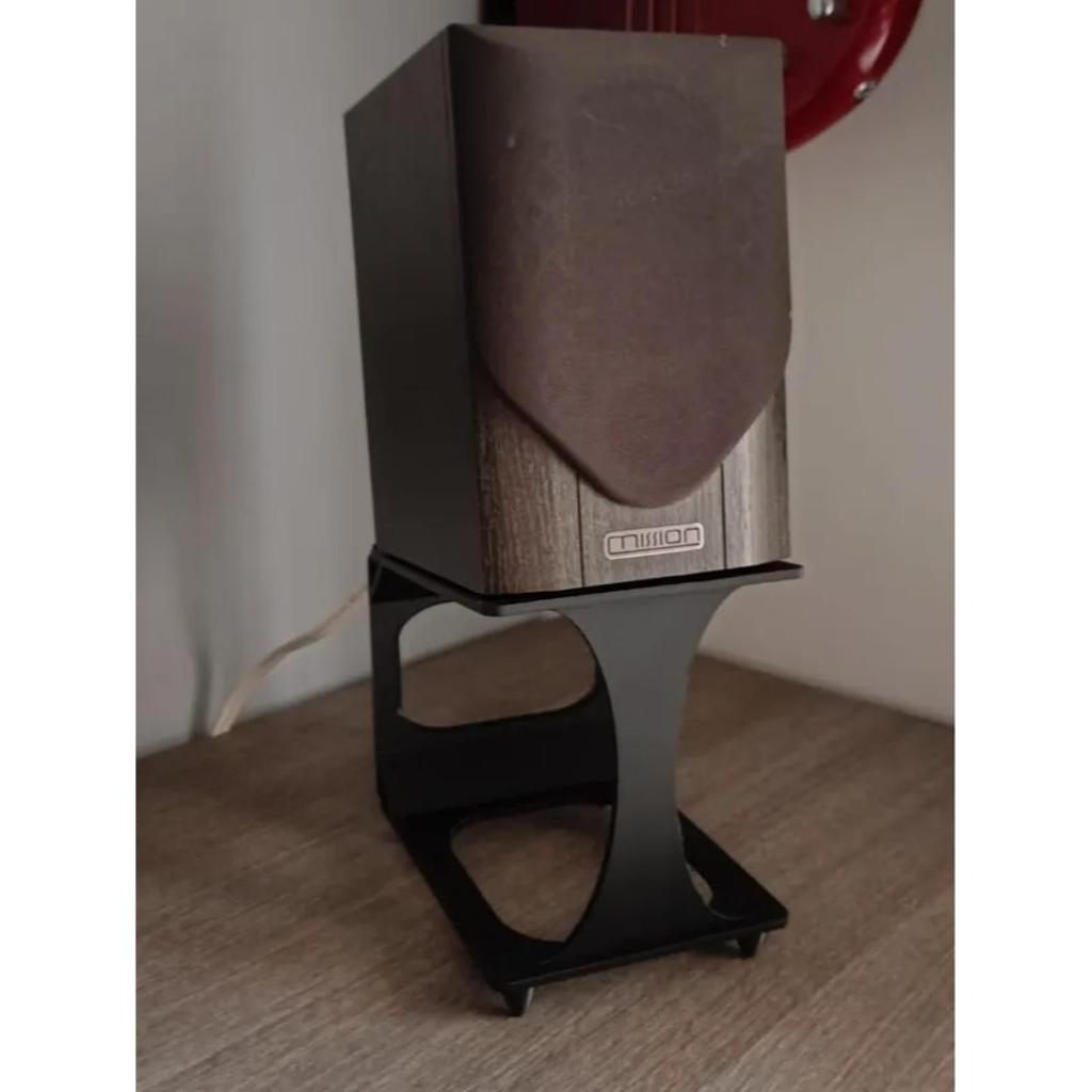 Stand Speaker monitor atau dudukan Speaker monitor 1 Set