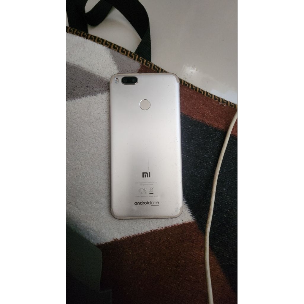 redmi mi A1 ram4/64 minus sentuh retak kadang goustouch