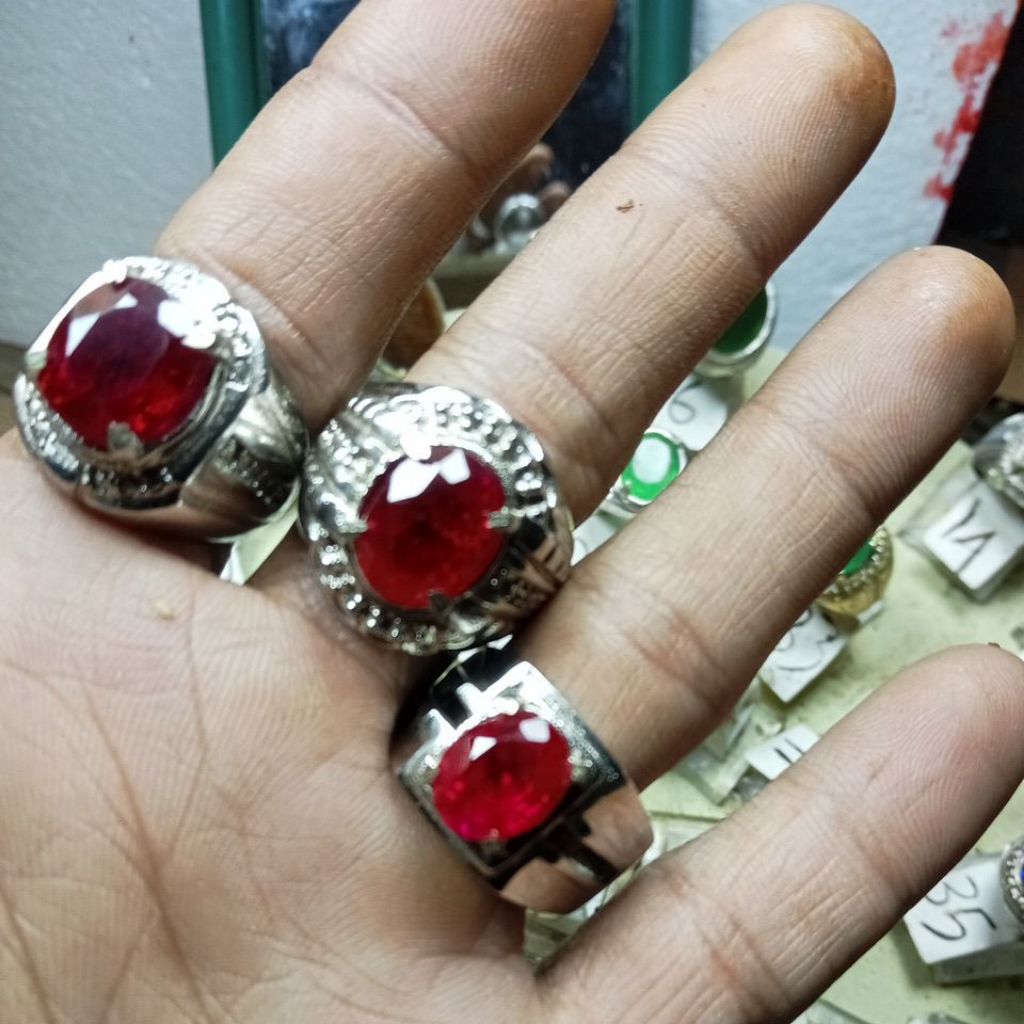 natural Ruby Madagaskar afrika