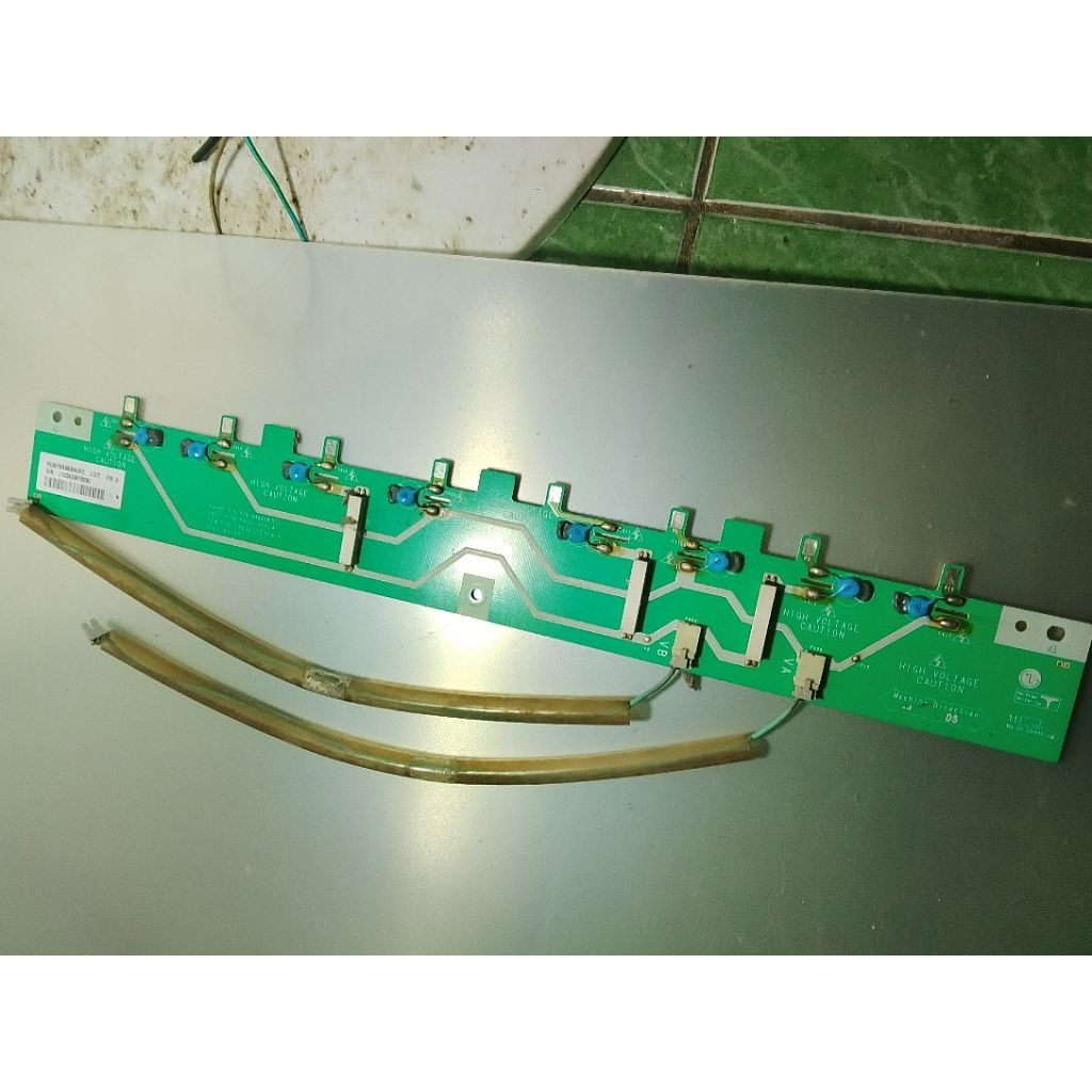 INTERVER BLACKLIGHT TV SHARP LCD MODEL LC-32M407I COPOTAN TV LAYAR NYALA ( GAMBLING)