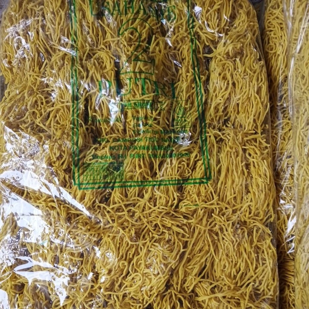 Mie kuning Padang 1 Kg  ( kering ) buatan  Payakumbuh/Sumatera Barat merek 2 Putri