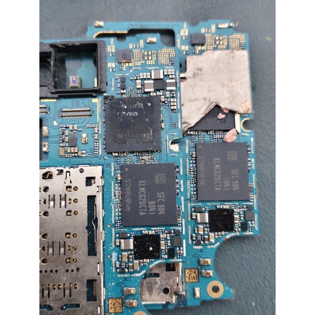 KLMCG 64GB