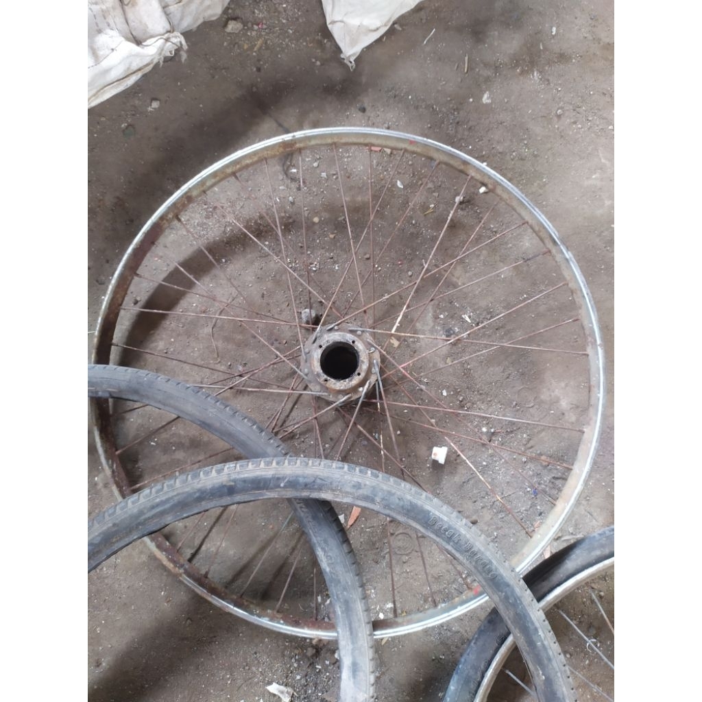 ban pelk becak bekas