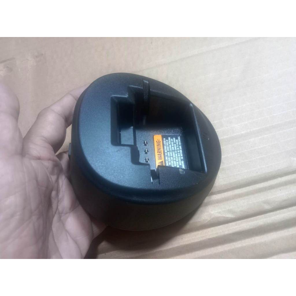 BEKAS NORMAL ORI dekstop saja Motorola PMTN4086A Charger HT GP2000   Destop PMTN4086 gp 2000