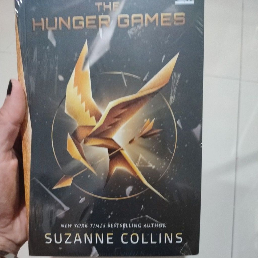 Preloved novel the hunger games 1 (masih segel)