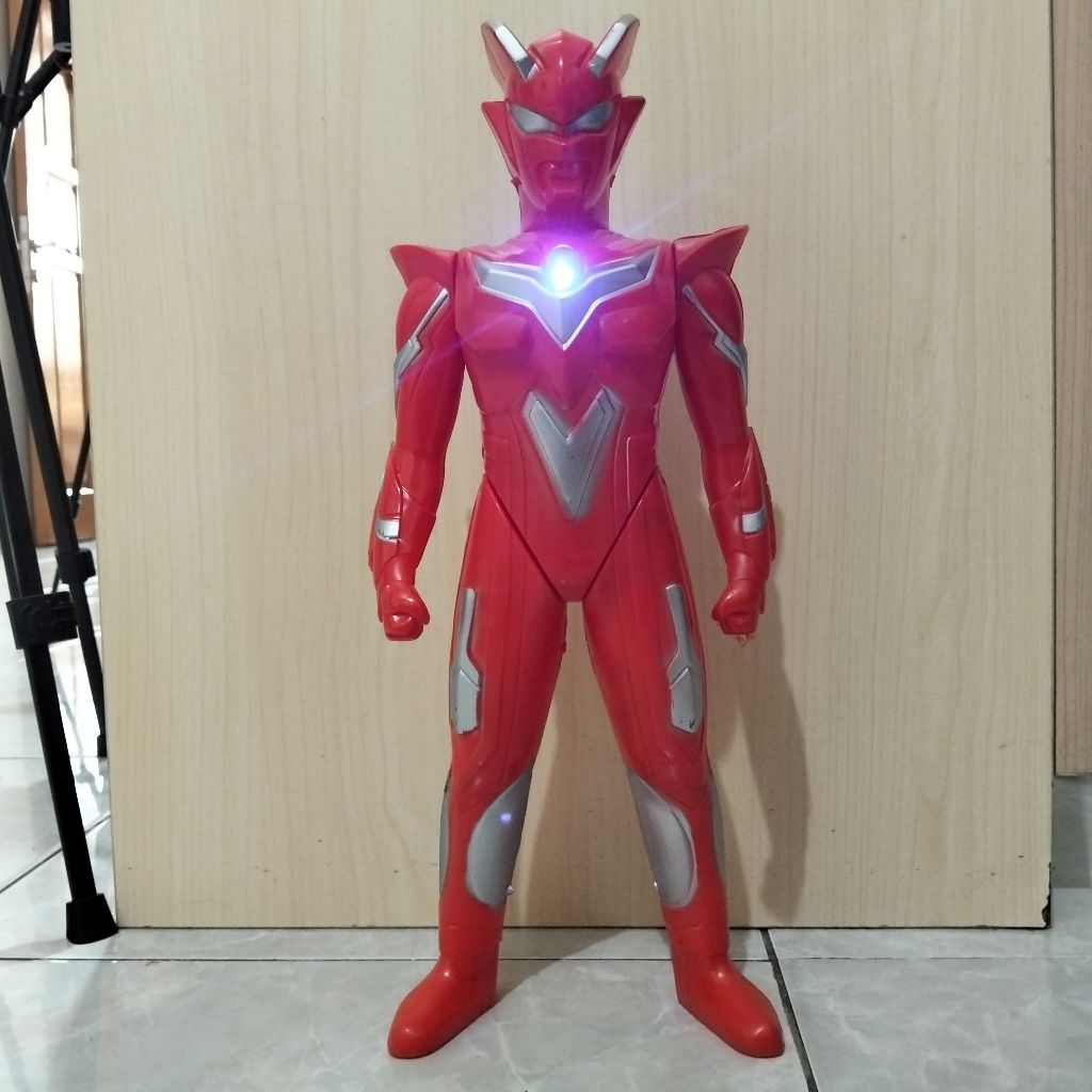 Mainan Anak Ultraman Ada Suara Dan Lampu Kecil
