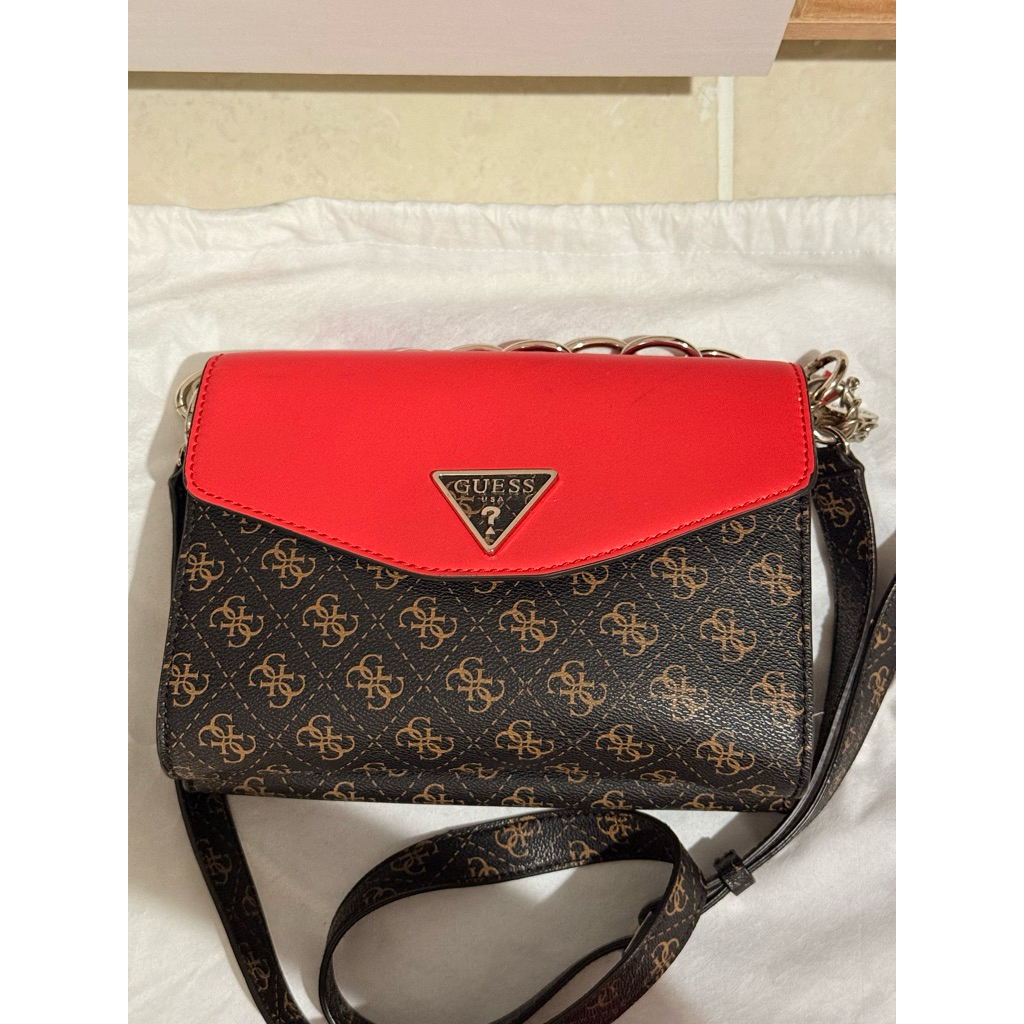 PRELOVED GUESS MADDY LINE SLINGBAG