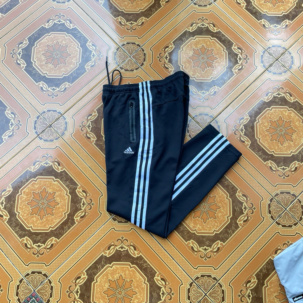 trackpants adidas tech
